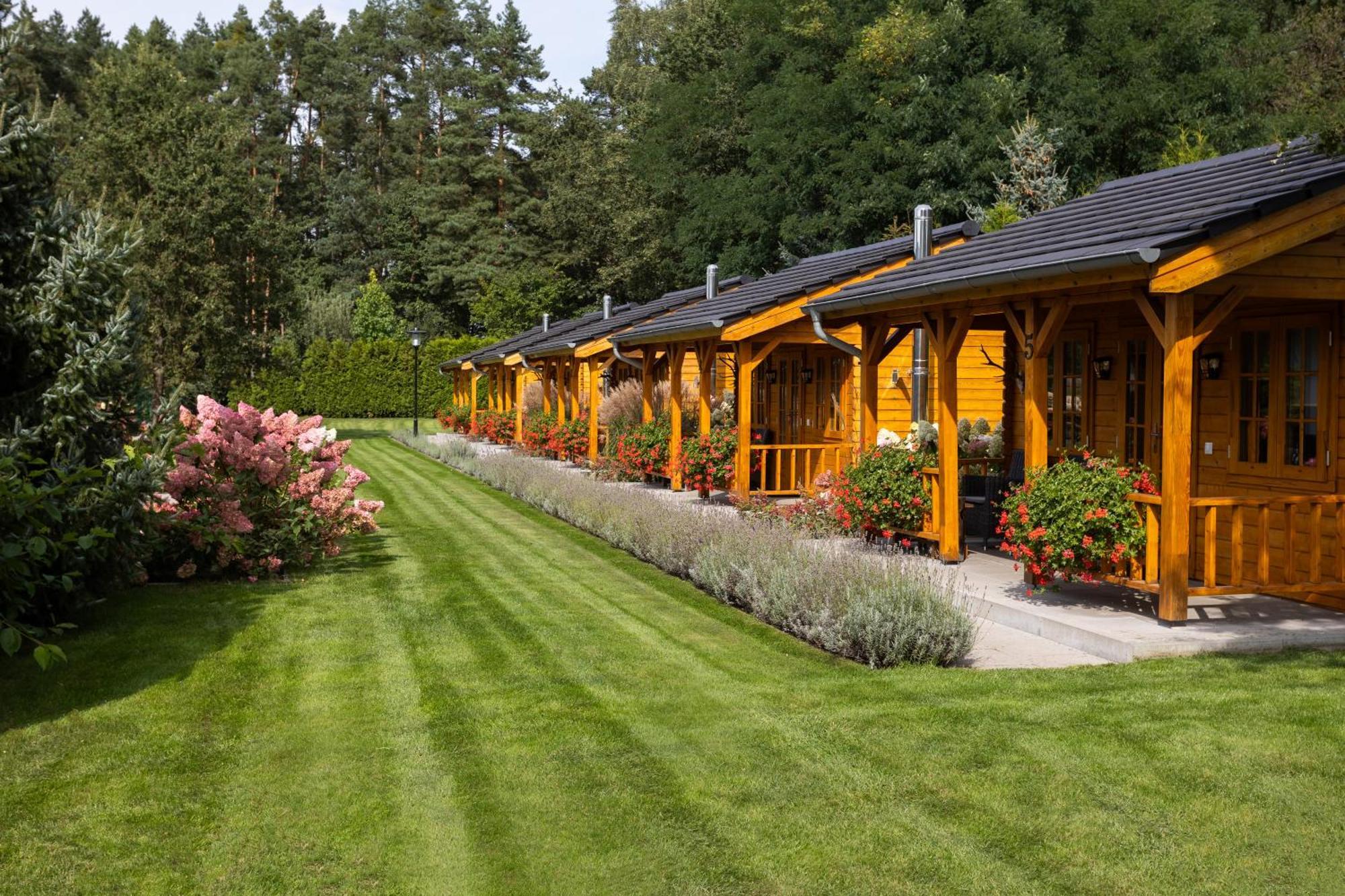 Hubertus Dwor Mysliwski Opole Exterior photo